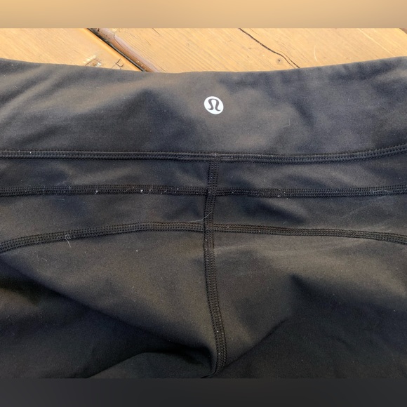 Lululemon Ladies Crop - Picture 3 of 5